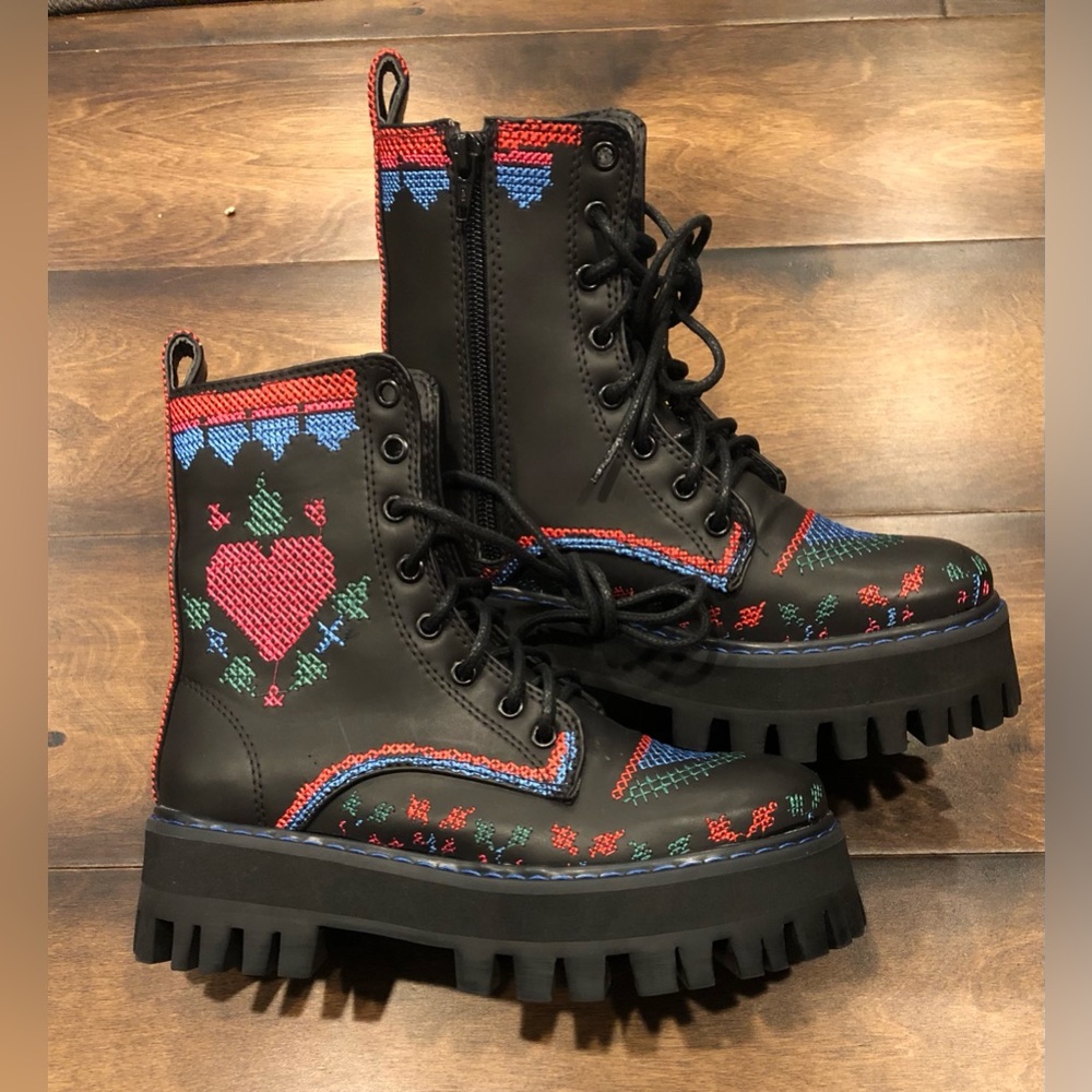 FARM Rio FARM Rio Stitched Lace-Up Boot NEW - Picture 3 of 16